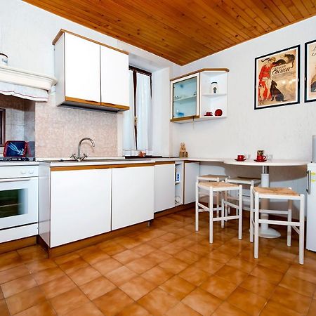 Carera Seaview Apartments Ровин Екстериор снимка