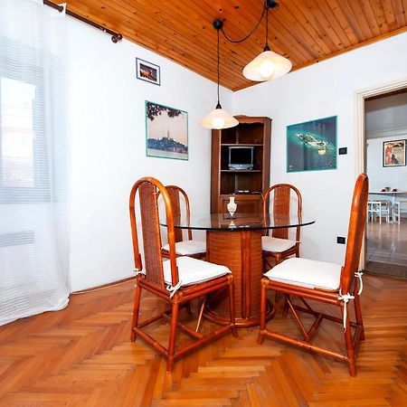 Carera Seaview Apartments Ровин Екстериор снимка