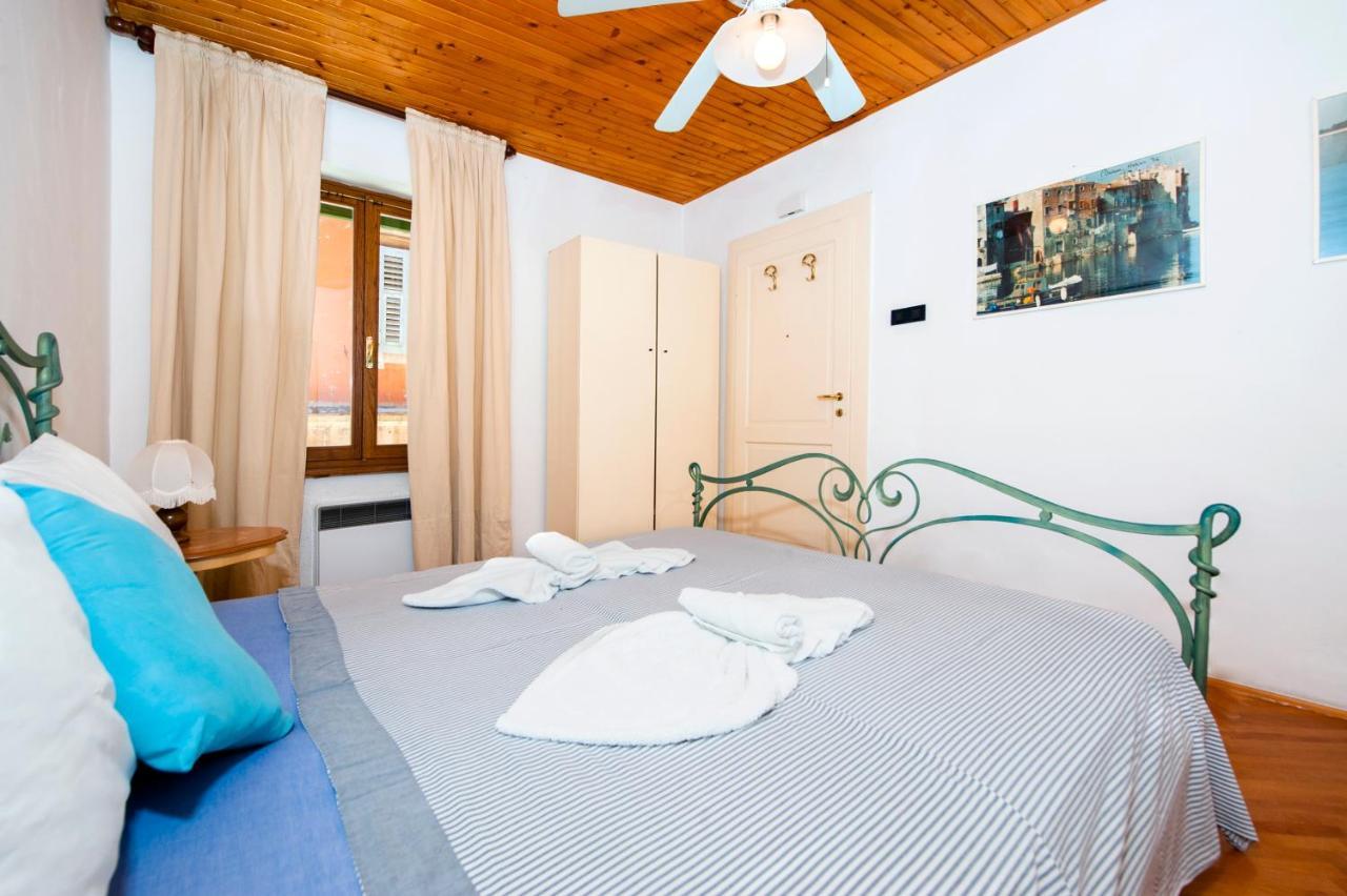 Carera Seaview Apartments Ровин Екстериор снимка