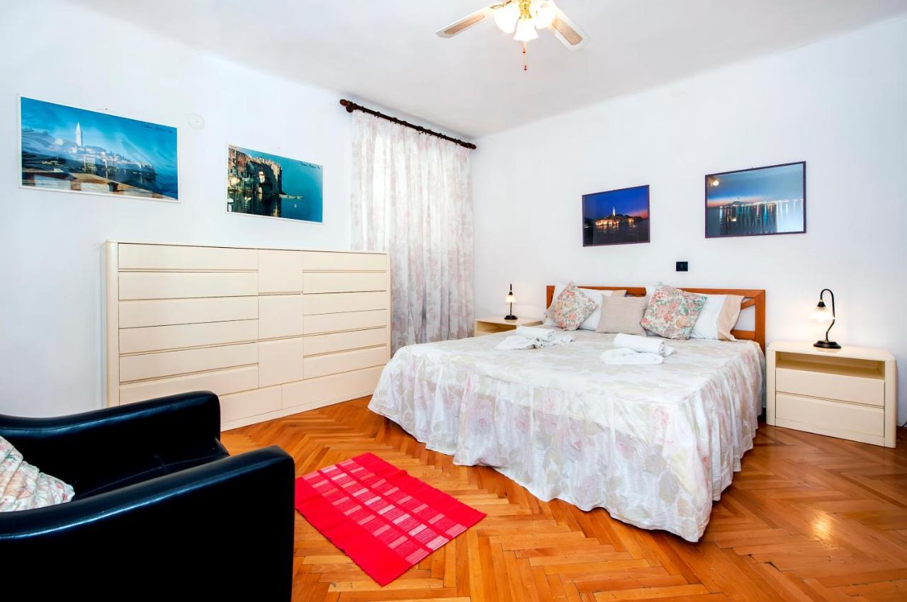 Carera Seaview Apartments Ровин Екстериор снимка
