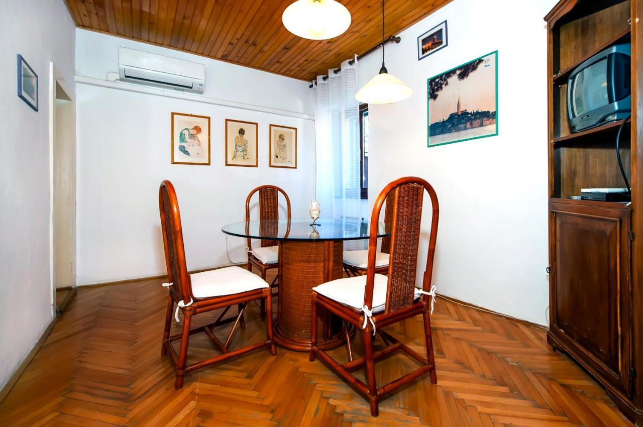 Carera Seaview Apartments Ровин Екстериор снимка