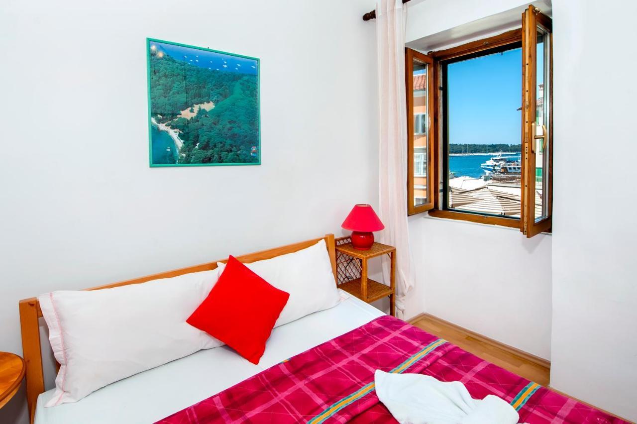 Carera Seaview Apartments Ровин Екстериор снимка