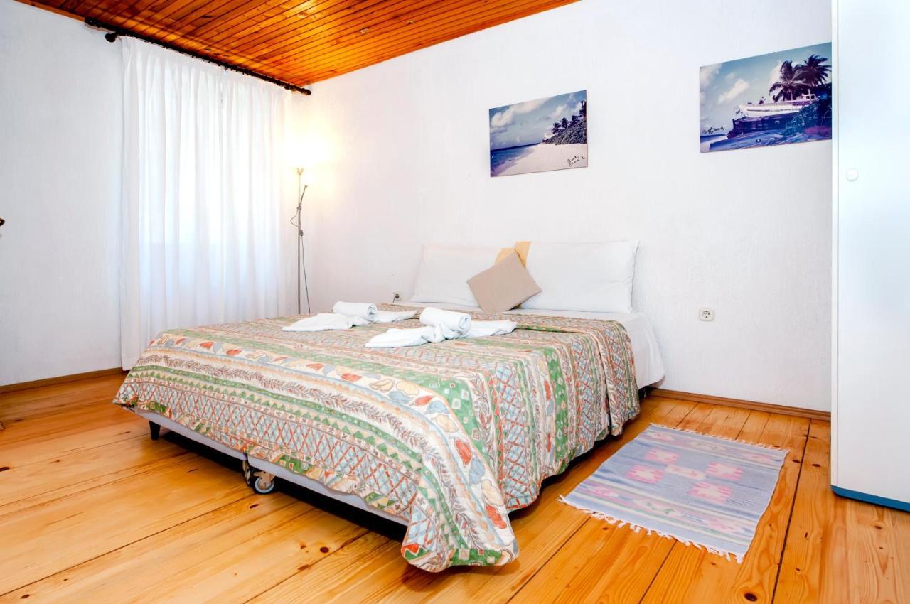 Carera Seaview Apartments Ровин Екстериор снимка