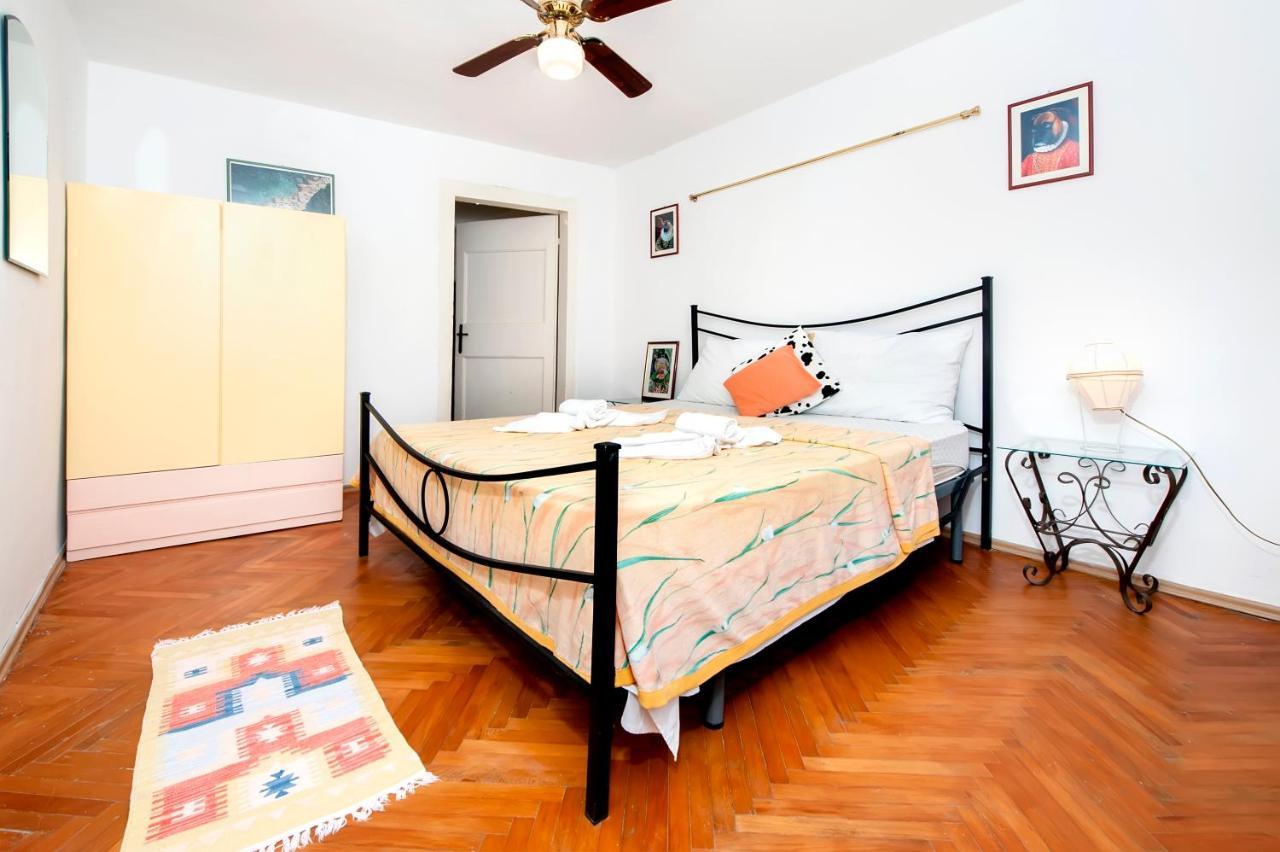 Carera Seaview Apartments Ровин Екстериор снимка